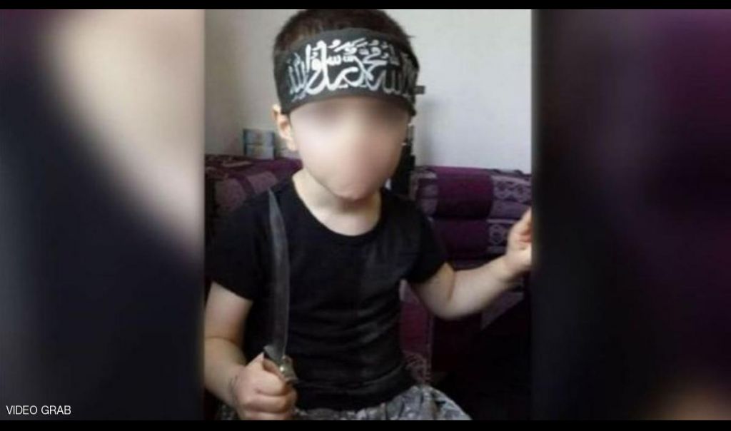 طفل داعشي أسترالي يهدد مواطنيه بالقتل في فيديو مروع