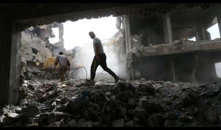 مقتل 9 مدنيين بانفجار لغم وسيارتين مفخختين في مدينة الرقة السورية