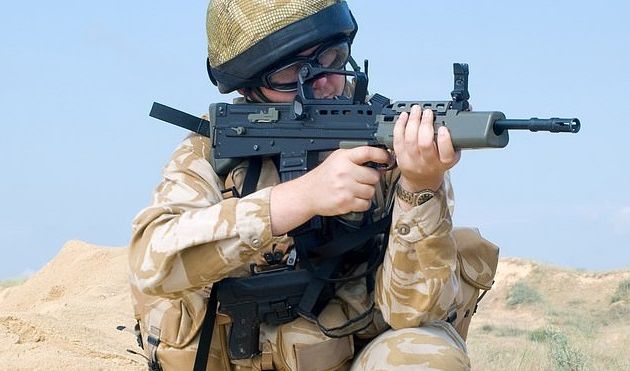 بريطانيا تعترف بارسال جنود قاصرين إلى العراق وافغانستان