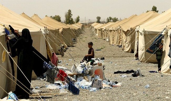 الهجرة والمهجرين تؤكد لراديو الغد وجود 37 الف عائلة نازحة في مخيمات نينوى