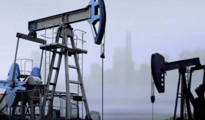 تراجع أسعار النفط رغم تمديد خفض إنتاج أوبك+