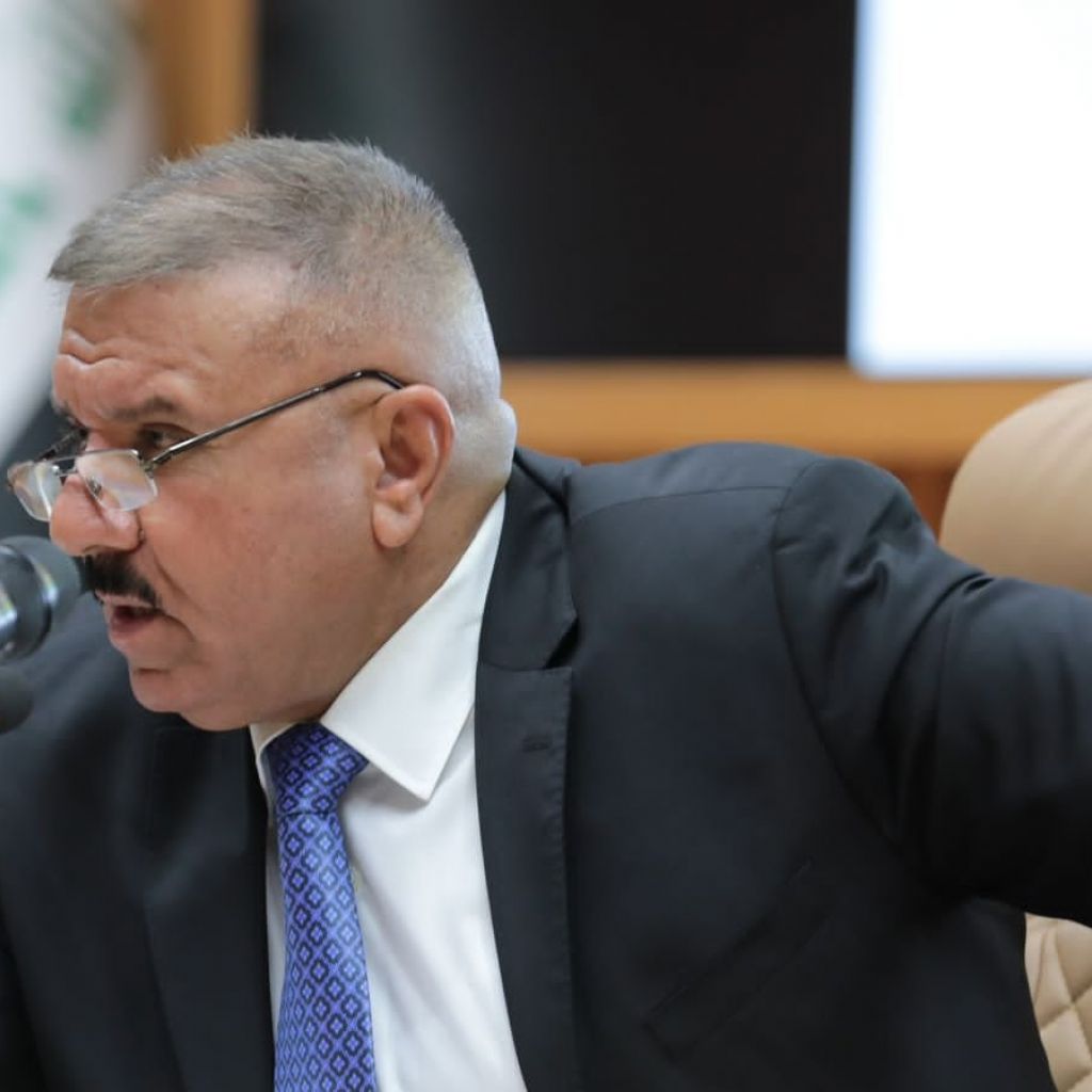 وزير الداخلية يوجه بتنفيذ مذكرات إلقاء القبض وتقسيم الواجبات بالشكل الصحيح