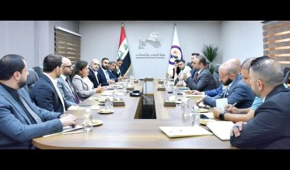 رئيس هيئة الإعلام والاتصالات يبحث مع وفد 