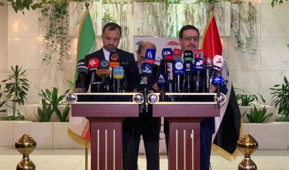 العراق وإيران يوقعان محضراً مشتركاً لتطوير العلاقات الاقتصادية