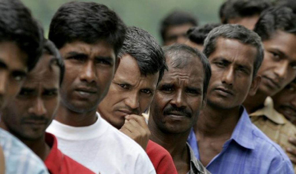 وزير العمل: 18 ألف بنغالي في مصفى كربلاء مقابل 2000 عامل عراقي