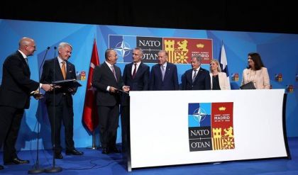 توقيع مذكرة تفاهم بين تركيا وفنلندا والسويد بشأن عضويتهما في الناتو