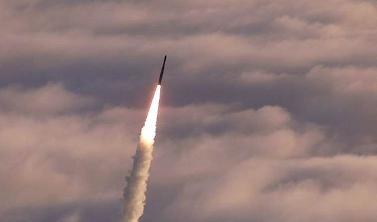 إيران تنتج صاروخا بالستيا فرط صوتي للمرة الأولى