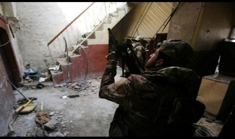 القوات الاتحادية تحرر 24 مختطفاً بينهم نساء خلال تقدمها بحي الشفاء