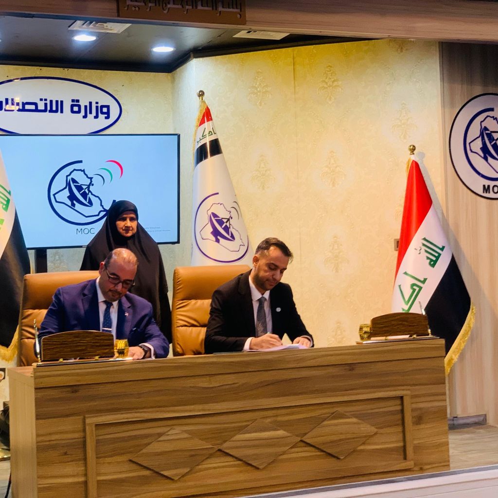 وزارة الاتصالات توقع عقد مشروع الكابل البحري مع شركة عربية
