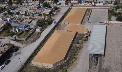 وزير التجارة يوجه بفتح ساحة الحلبية في نينوى لاستيعاب كميات الحنطة المسوقة