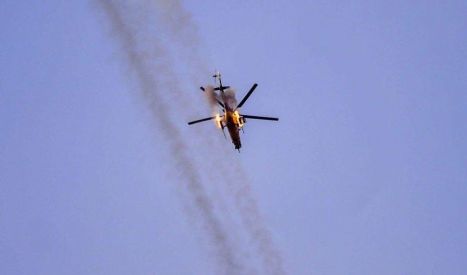 طيران الجيش يقتل 10 ارهابيين ويدمر صهريجين ومفخخة في علاس