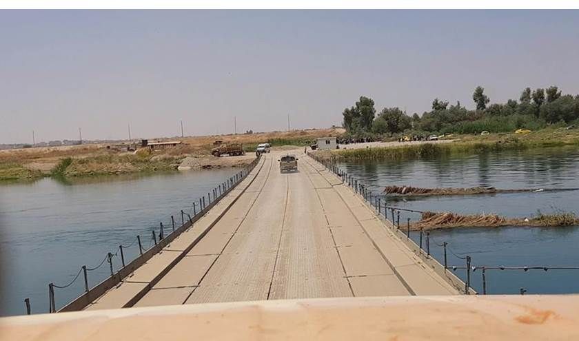 تأجيل العمل على اصلاح جسر النصر العائم الرابط بين جانبي الموصل بسبب ارتفاع منسوب مياه دجلة