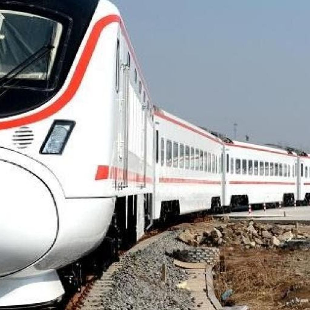 توجه حكومي لافتتاح أكثر من خط لسكك الحديد وشراء قطارات جديدة