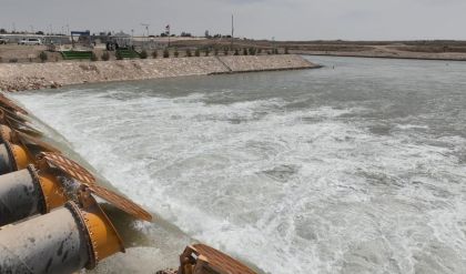 الموارد تعلن مواصلة أعمال تشغيل محطة ضخ الثرثار العائمة في الأنبار