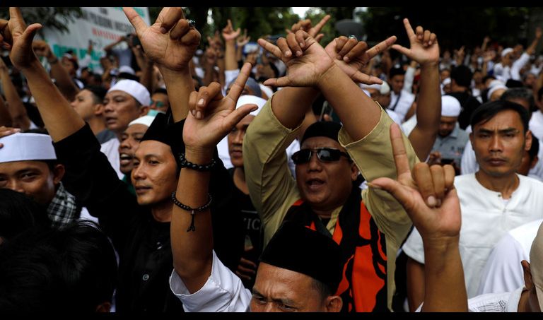 نحو 70 قتيلا بينهم 15 شرطيا خلال الانتخابات في إندونيسيا