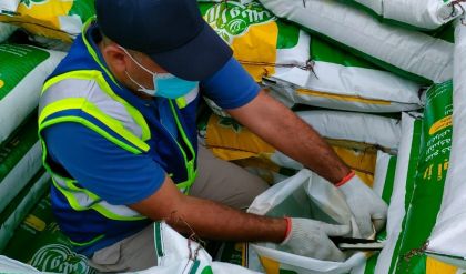 التجارة: وصول باخرة محملة بـ42 ألف طن من الرز التايلندي لصالح السلة الغذائية