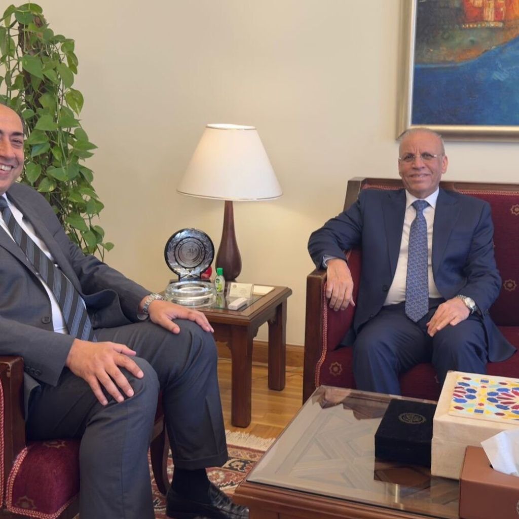 سفير العراق يبحث مع الأمين العام المساعد للجامعة العربية متابعة تنفيذ مخرجات القمة