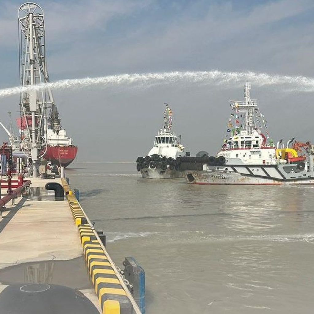 النقل تعلن افتتاح رصيف نفطي في ميناء خور الزبير