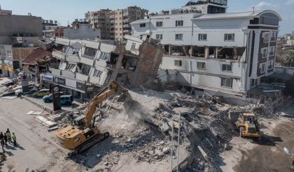 29605 أشخاص حصيلة الزلزال بتركيا وأكثر من 34700 آخرين يبحثون عن المفقودين