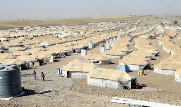  الحكومة تغلق 50% من مخيمات النازحين وتغريهم بالمال للعودة