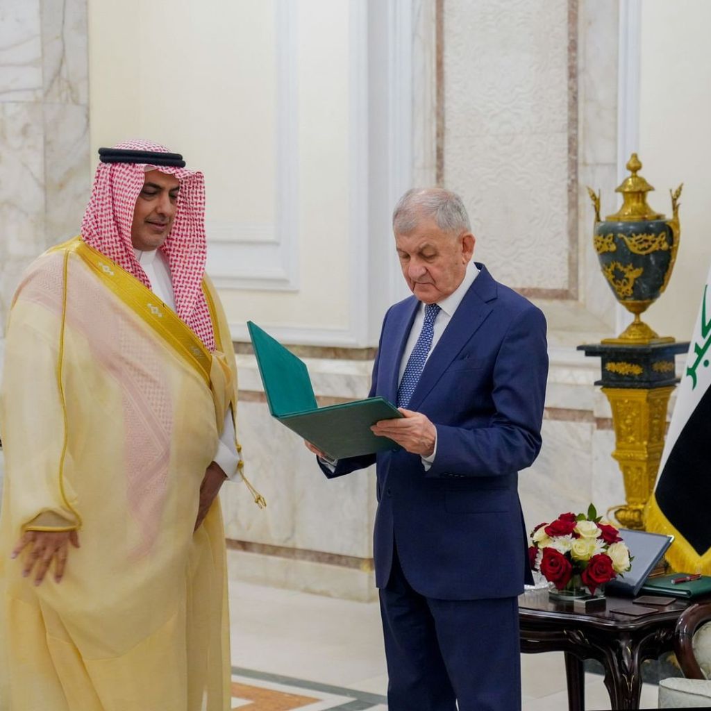 رئيس الجمهورية يتسلّم رسالة خطيّة من الملك السعودي