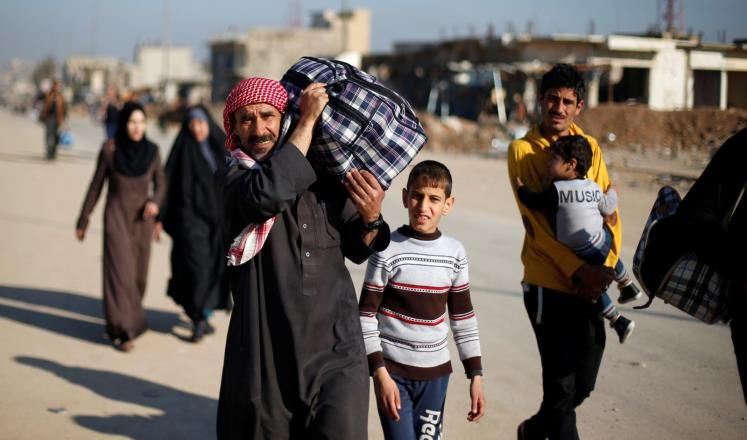 أكثر من 230 الف نازح من الموصل ولجنة برلمانية تستغيث