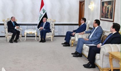 وزير الخارجية يتسلم نسخاً من أوراق اعتماد ثلاثة سفراء جدد لدى العراق