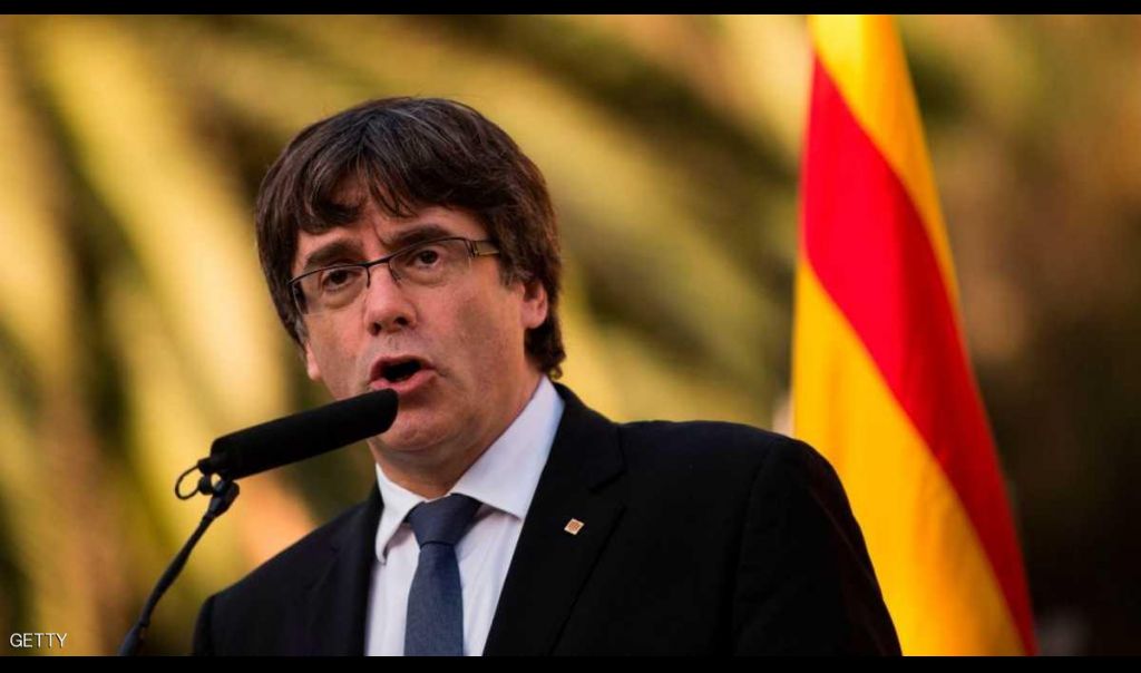 زعيم كتالونيا المقال يسلم نفسه لشرطة بلجيكا