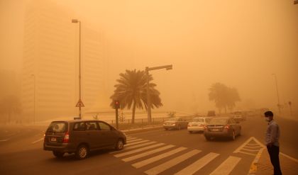 المرور تصدر تحذيراً للسائقين بسبب موجة الغبار التي تؤثر على البلاد