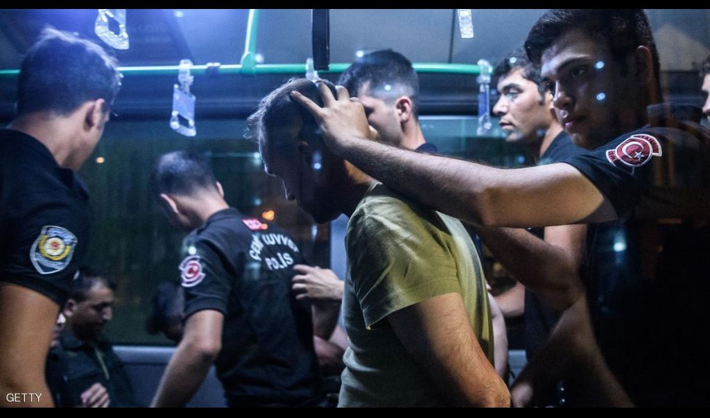 تركيا تصعّد ضد غولن ومعتقلون جدد بالمئات