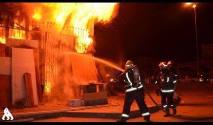 الدفاع المدني يستنفر فرق الاطفاء للسيطرة على حادث حريق الحمدانية بنينوى