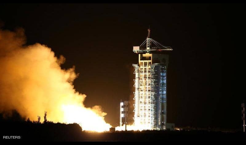  الصين تطلق مسبارا لجمع عينات من القمر