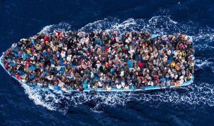 أكثر من خمسين مفقودا إثر غرق قارب مهاجرين أبحر من ليبيا