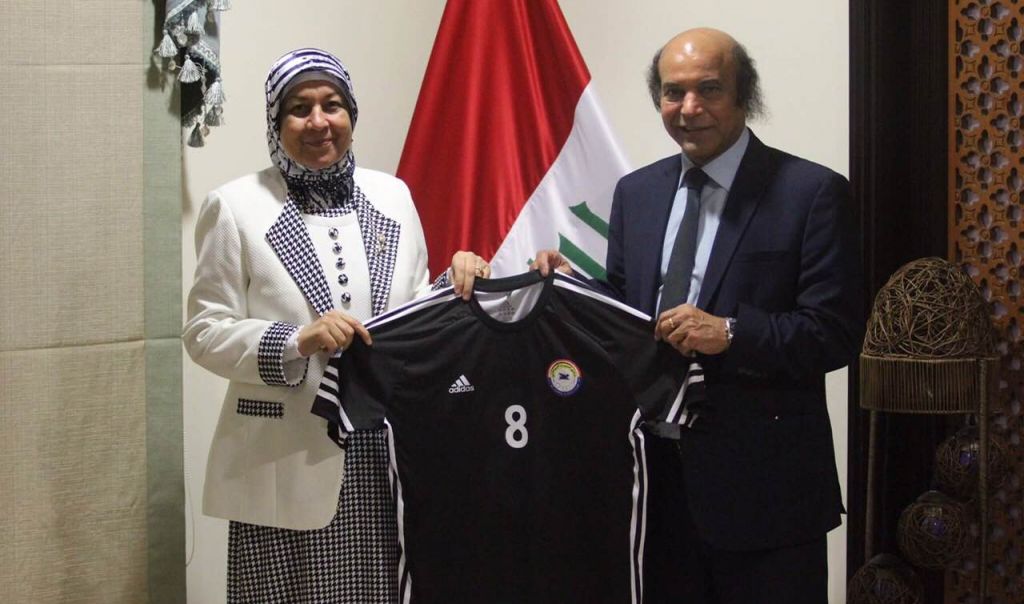 سفيرة العراق في مسقط تدعم الزوراء قبل لقاء السويق