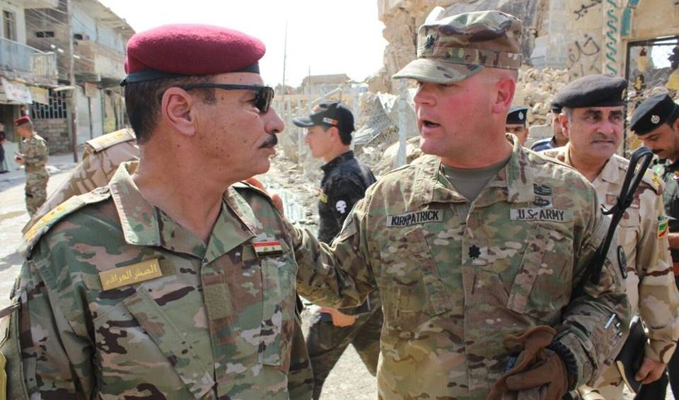 وفد امريكي يجري جولة في الموصل القديمة ... وقيادة عمليات نينوى تبدي تفاؤلها بالزيارة
