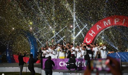 تكريم جديد لستة من لاعبي المنتخب الوطني بدور سكنية