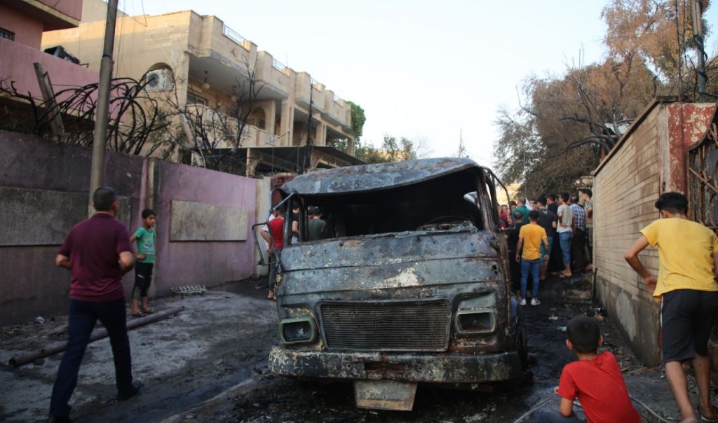  تضرر عدد من المنازل والعجلات المدنية نتيجة احتراق صهريج في الموصل 